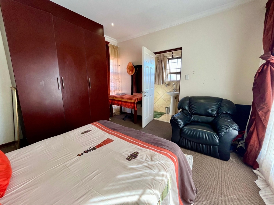 4 Bedroom Property for Sale in Safari Gardens North West